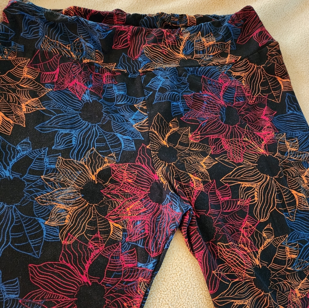 LuLaRoe Leggings Tall & Curvy